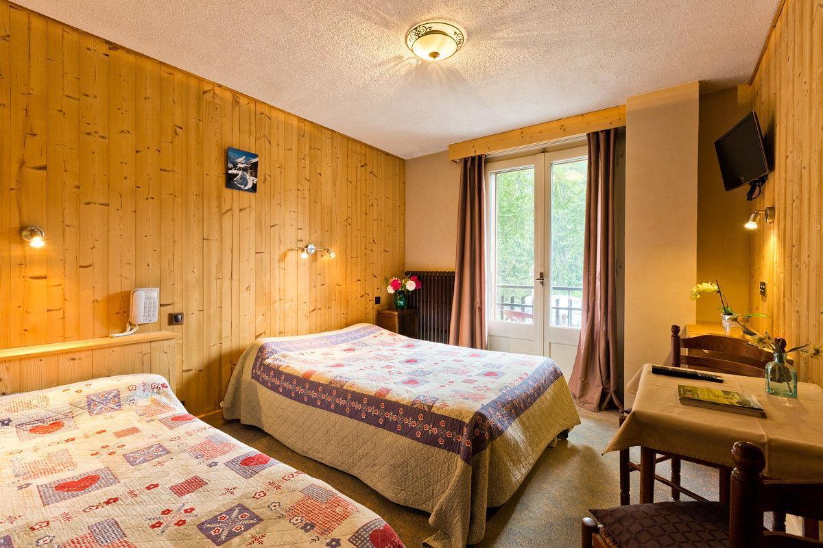 Logis Hotel Les Sapins Montriond Exterior photo
