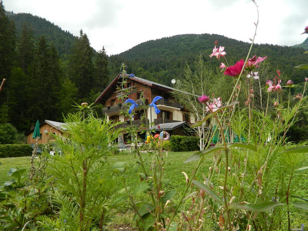 Logis Hotel Les Sapins Montriond Exterior photo